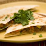 5-Ingredient Cheesy Ground Beef Quesadillas: Quick & Tasty!