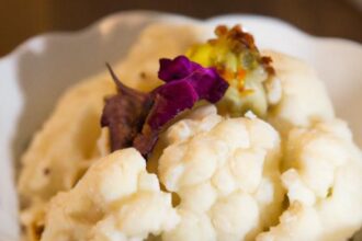 Creamy Garlic Mashed Cauliflower: A Healthy Twist on Comfort Food