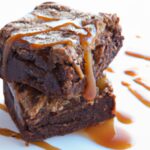Decadent Salted Caramel Brownies: A Sweet & Salty Delight